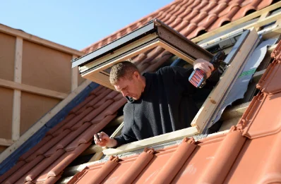 Pose de fenêtres de toit Velux à Loreux